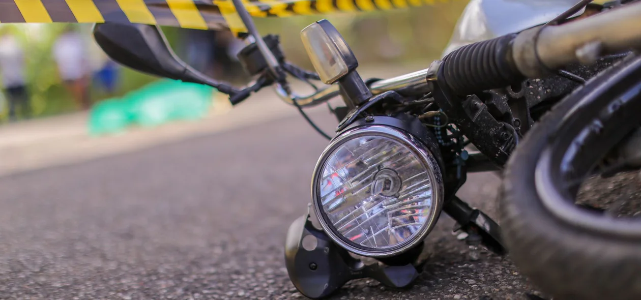 Caminhão colidiu na motocicleta