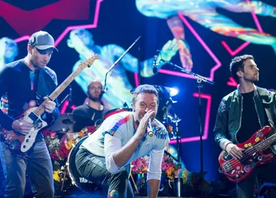 Coldplay se apresenta no festival Global Citizen, em Hamburgo.