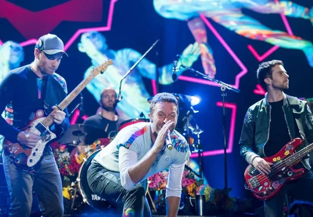 Coldplay se apresenta no festival Global Citizen, em Hamburgo.