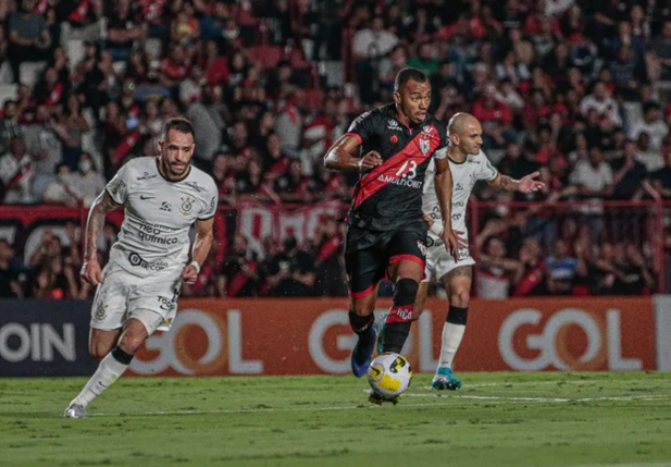 Corinthians e Atlético-GO pela Série A