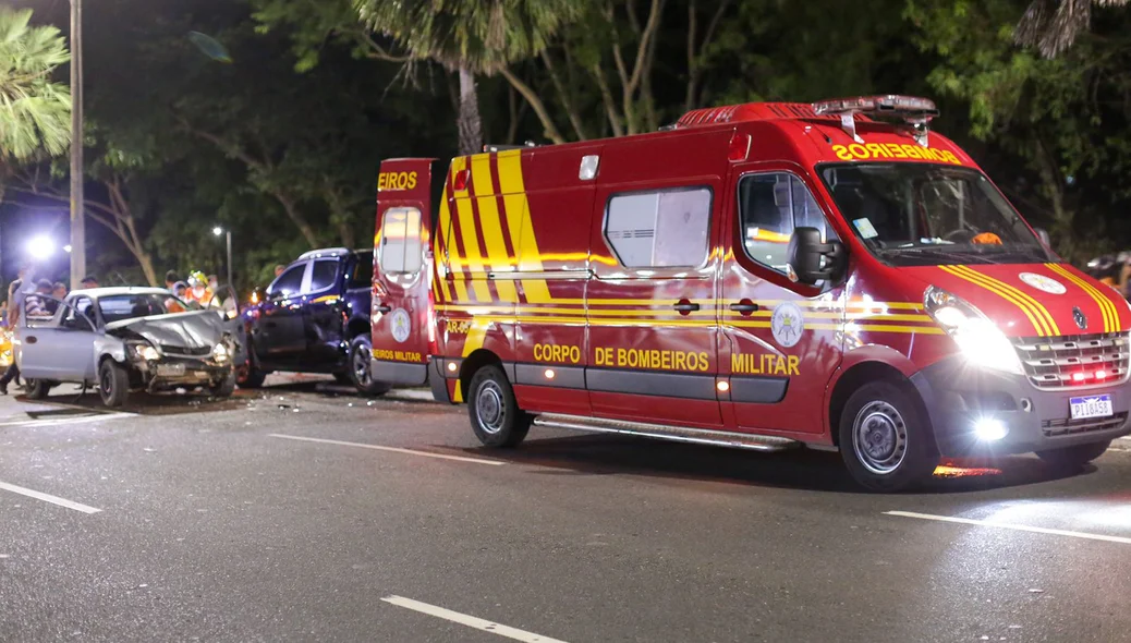 Corpo de Bombeiros no local