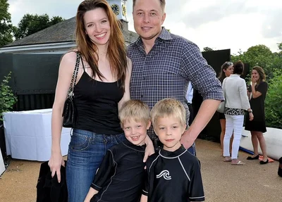 Elon Musk, ex-esposa, e filhos gêmeos