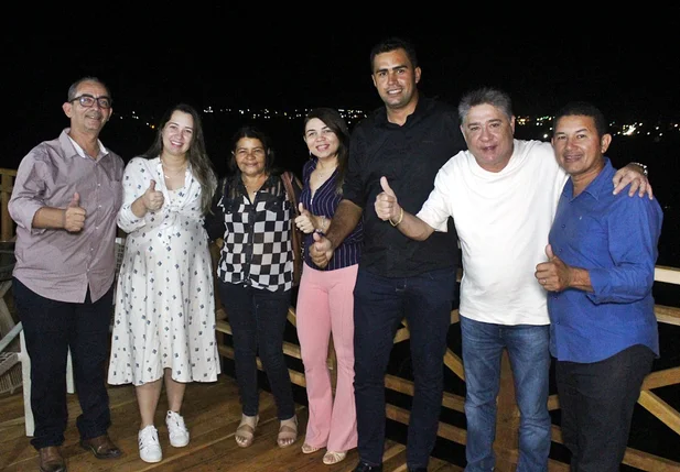 Em Piracuruca com amigos de ários municípios