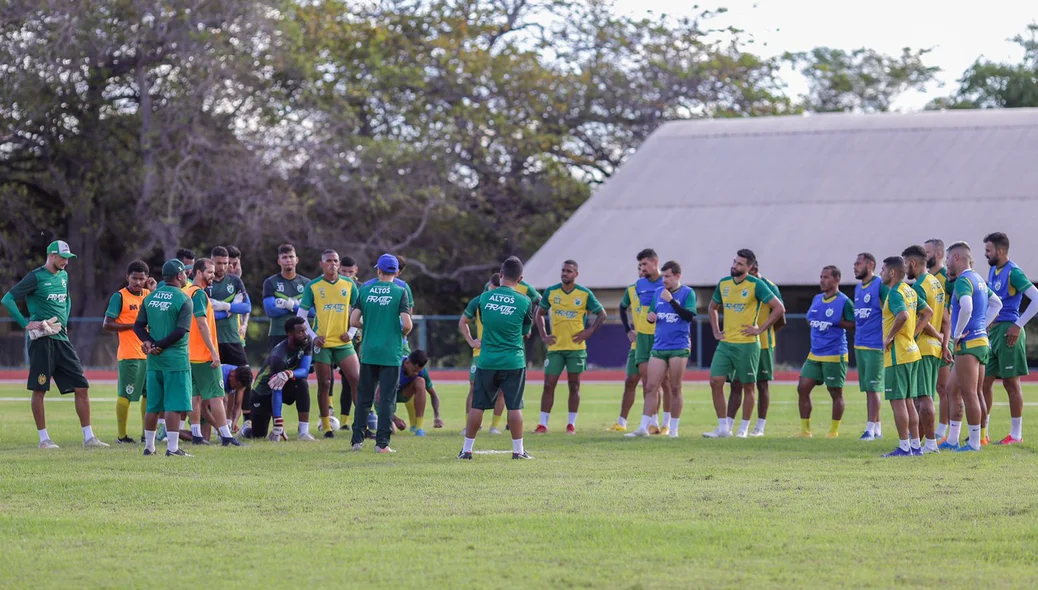 Equipe reunida antes da atividade