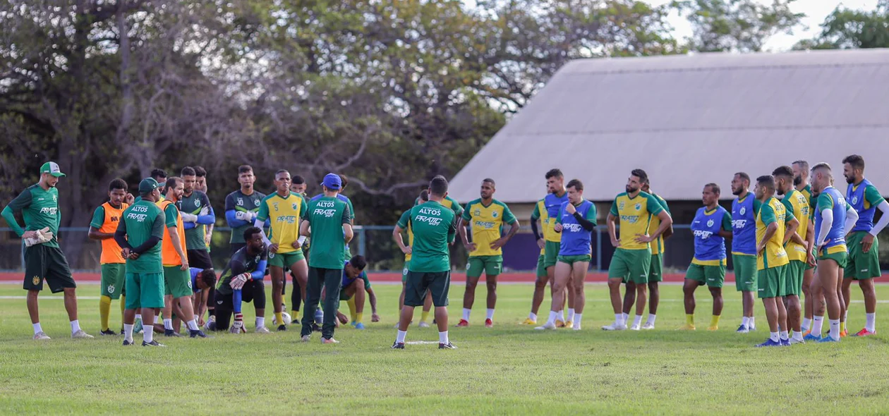Equipe reunida antes da atividade