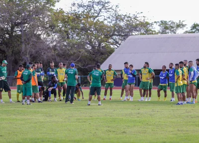 Equipe reunida antes da atividade