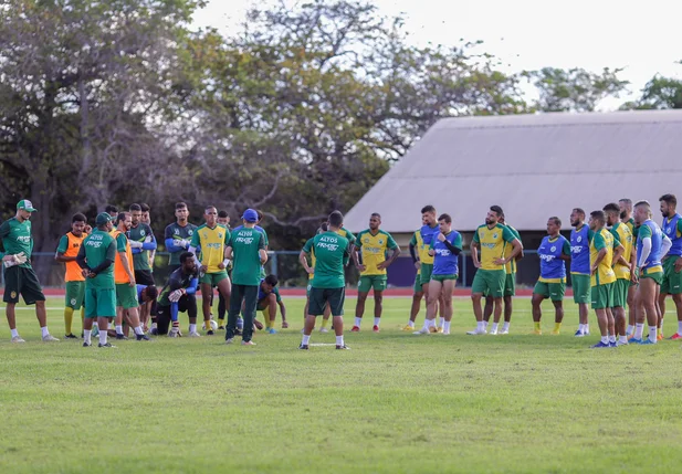 Equipe reunida antes da atividade