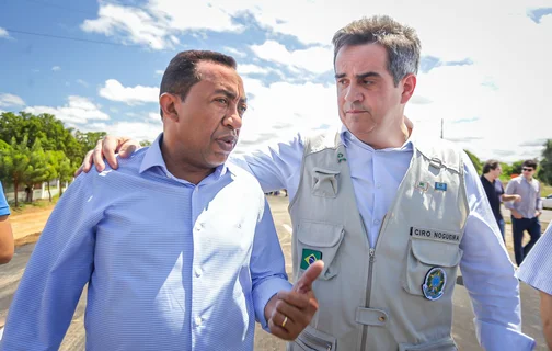 Ex-prefeito de Floriano Joel Rodrigues e Ciro Nogueira