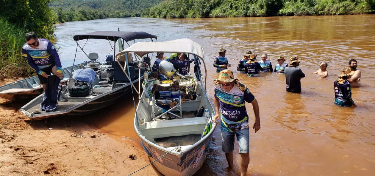 Expedição Fluvial com canoas e barcos pelo rio Parnaíba