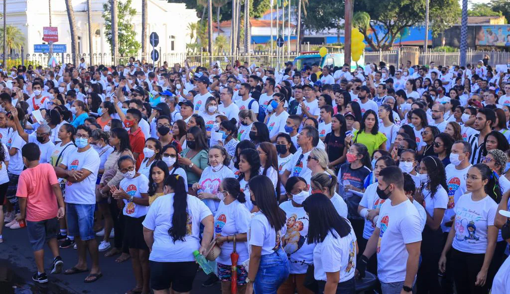 Fiéis participam da Santa Missa antes da caminhada