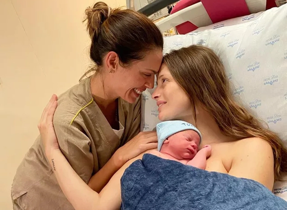 Flávia Lucini, Toni e Joana Sepreny na maternidade
