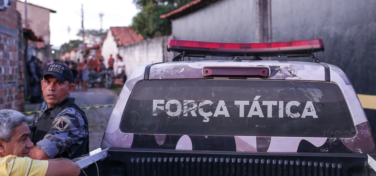 Força Tática no local