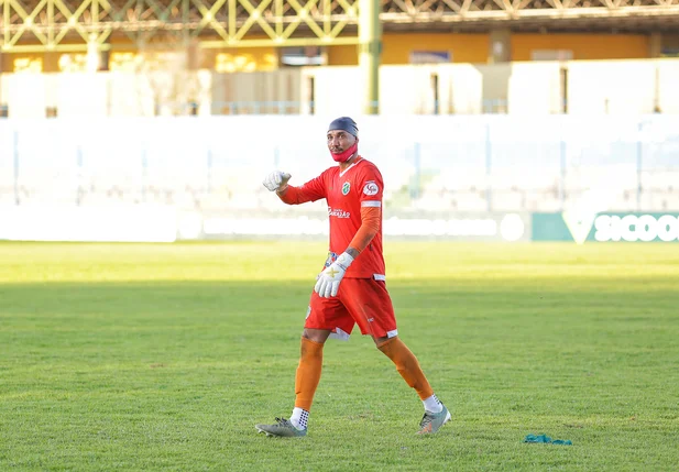 Goleiro Rafael Mariano