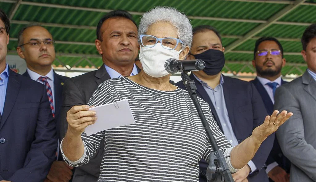 Governadora Regina Sousa