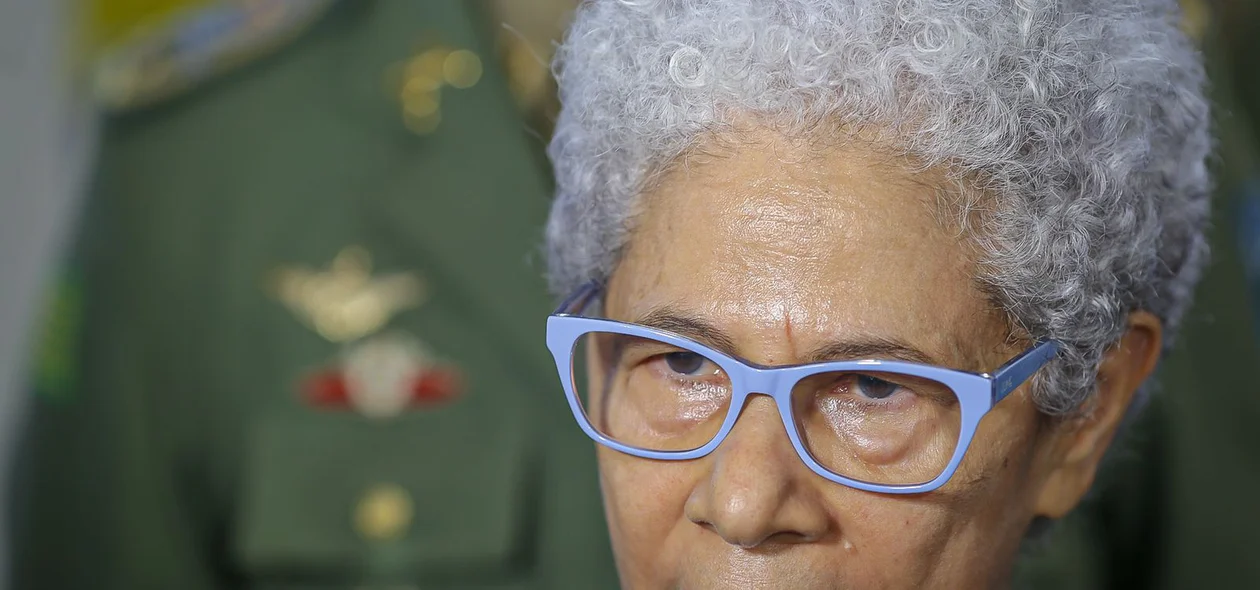 Governadora Regina Sousa