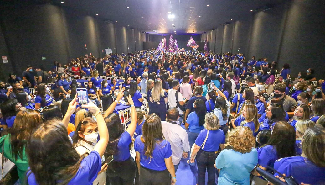 Grande numero de pesosas no evento do PP mulher