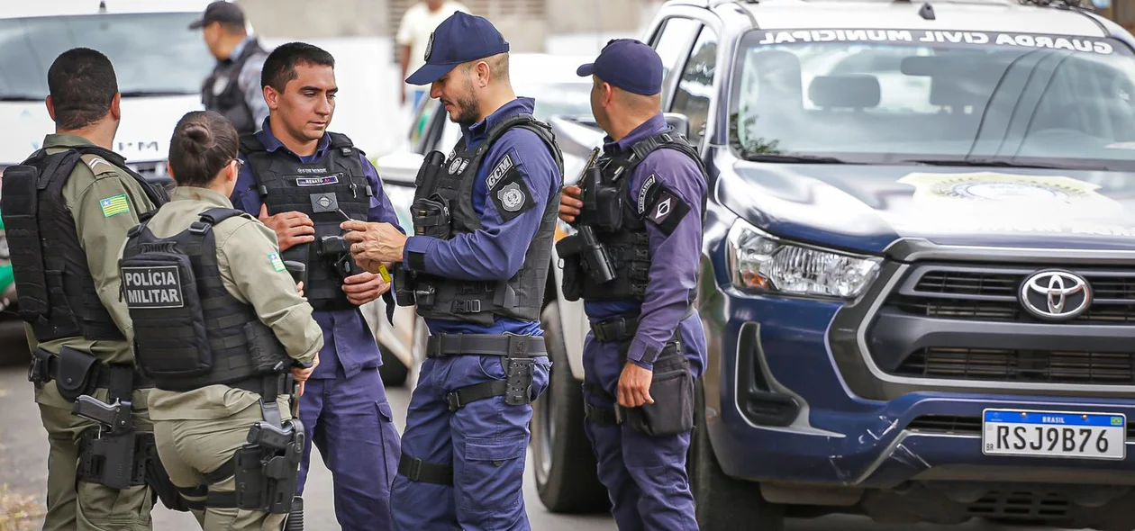 Guarda municipal e Polícia militar no local