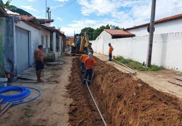 Instalação da rede de distribuição de água
