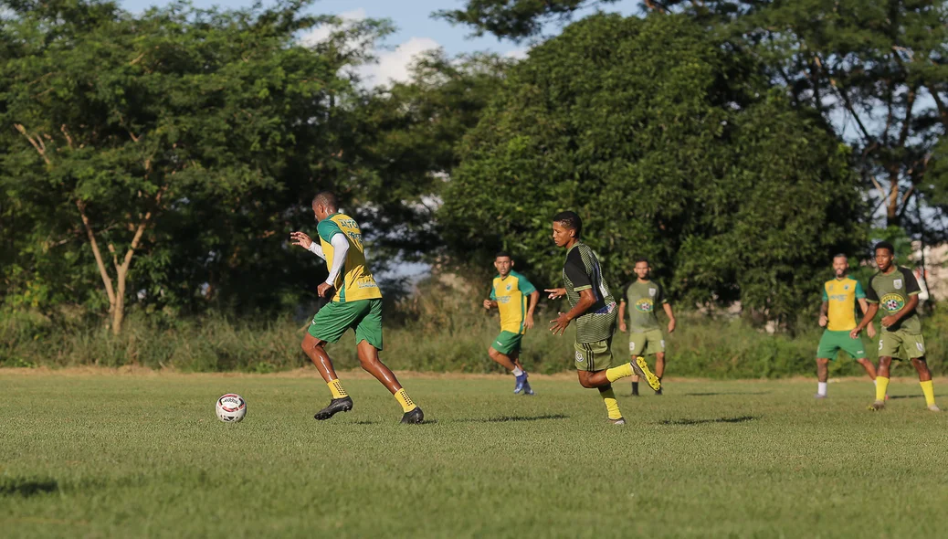 Jogo treino do Altos
