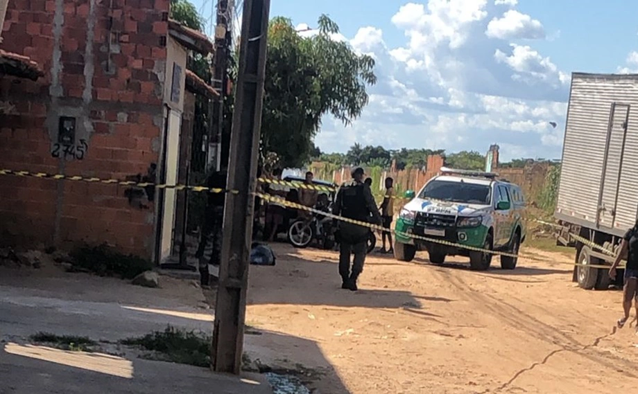 Jovem é assassinado com vários tiros na cabeça no bairro Matadouro