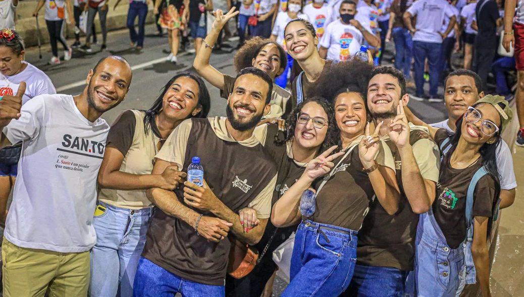 Jovens durante a Caminhada da Fraternidade