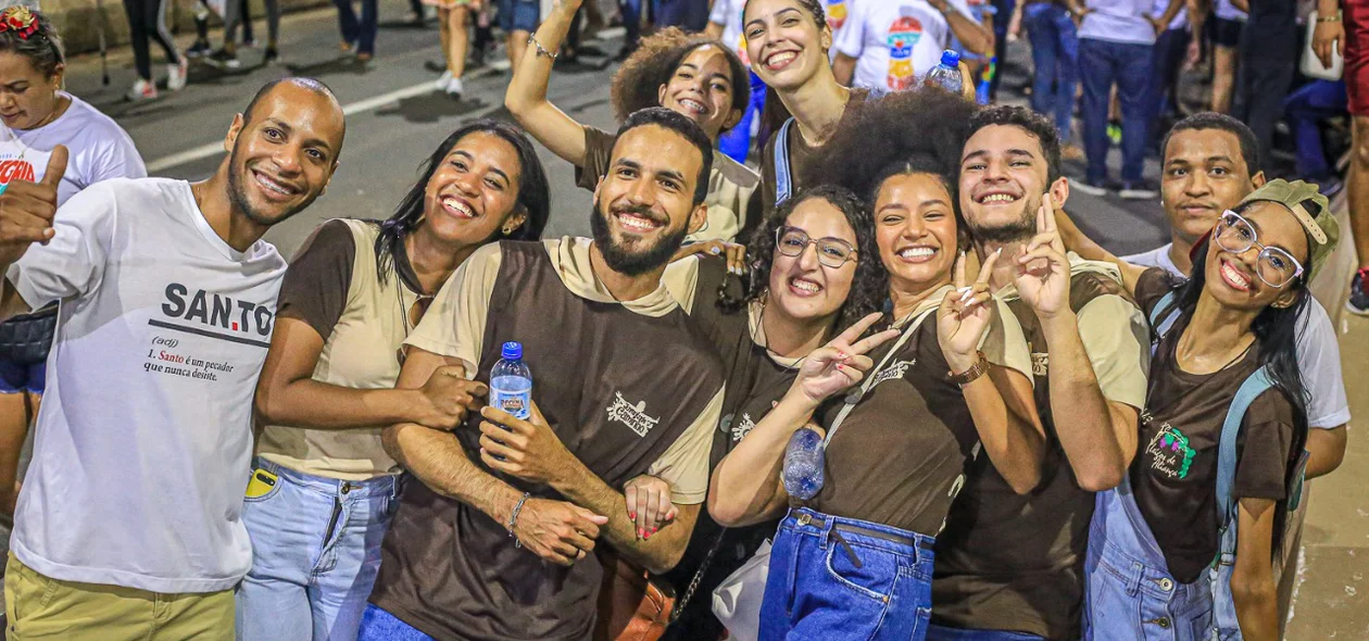 Jovens durante a Caminhada da Fraternidade