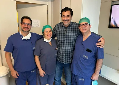 Luciano Szafir e médicos e enfermeiros do Hospital Copa DOr