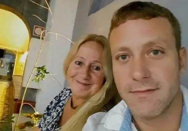 Mãe de Sérgio Hondjakoff e o filho