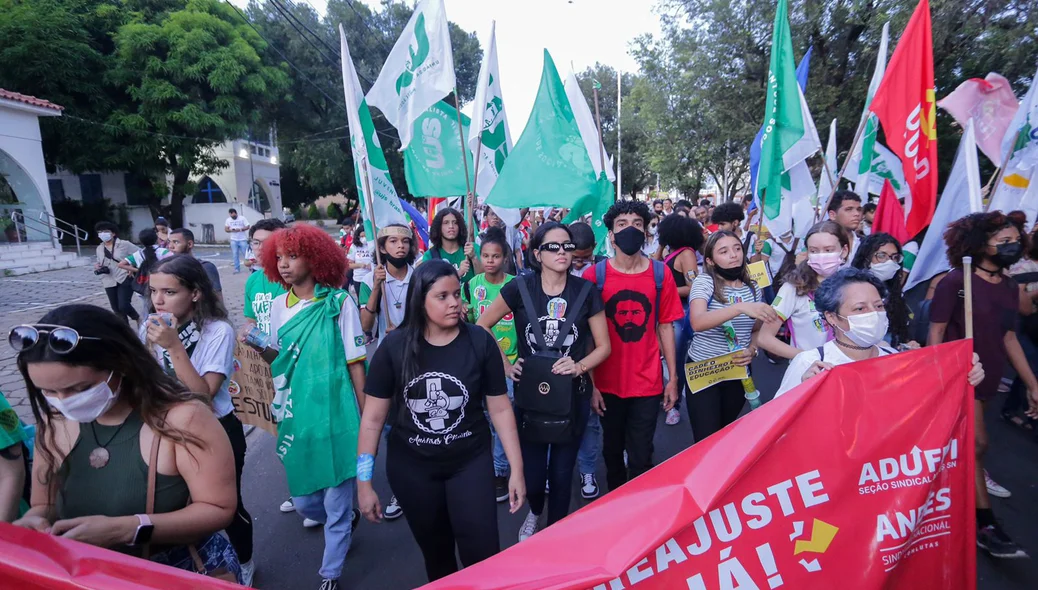Manifestação na Avenida Frei Serafim