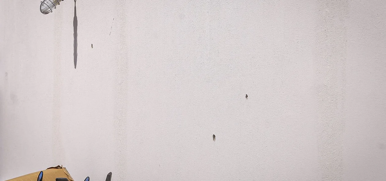 Marcas dos disparos no muro