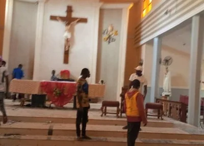 Massacre em igreja na Nigéria