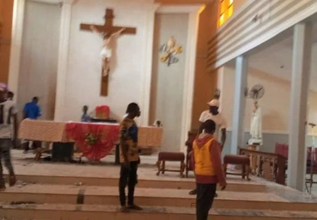 Massacre em igreja na Nigéria