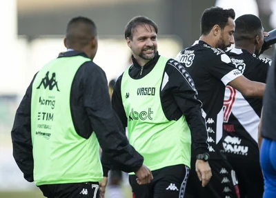 Maurício Souza, técnico do Vasco