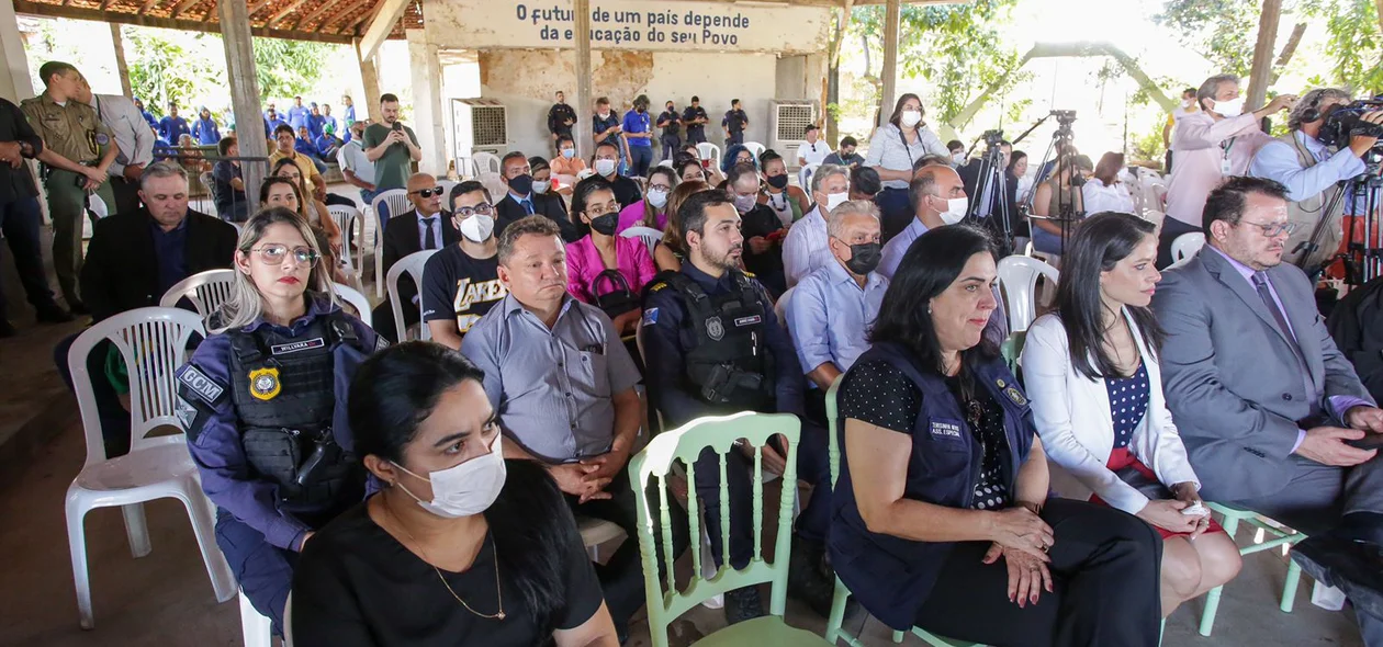 Membros da administração da Prefeitura de Teresina no lançamento