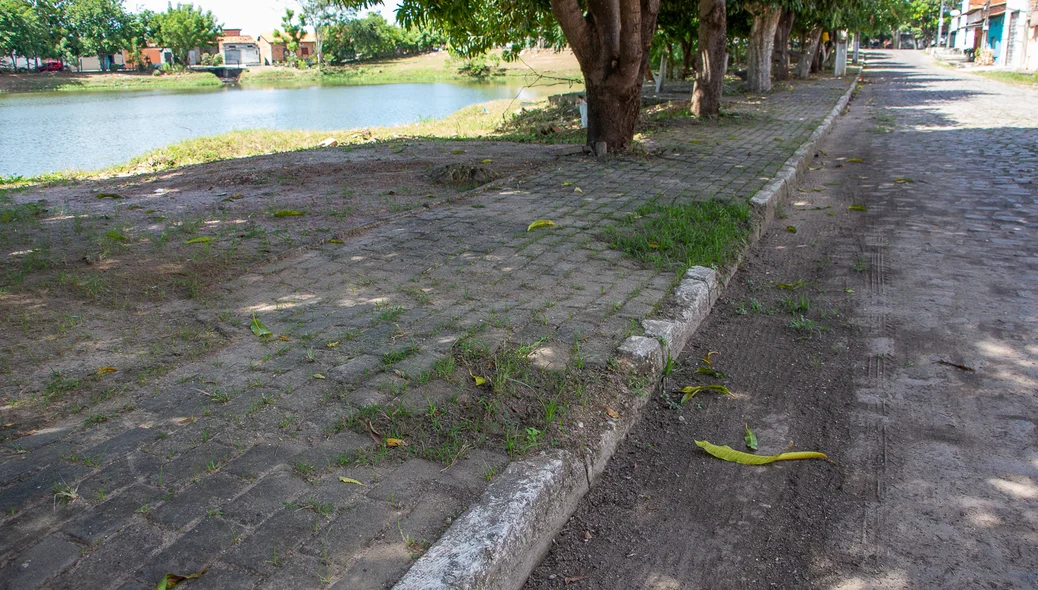 Moradores reclamam do lixo não coletado