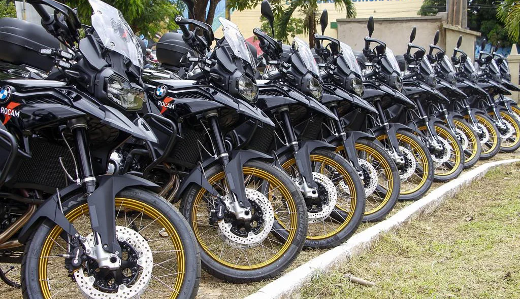 Motocicletas entregues para a Rocam