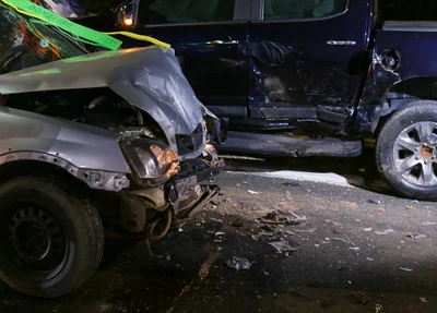 Motorista ficou preso às ferragens