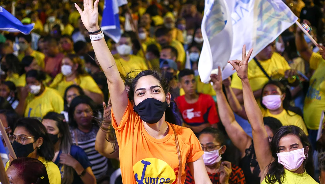 Multidão no lançamento da pré-candidatura de Jeová Alencar