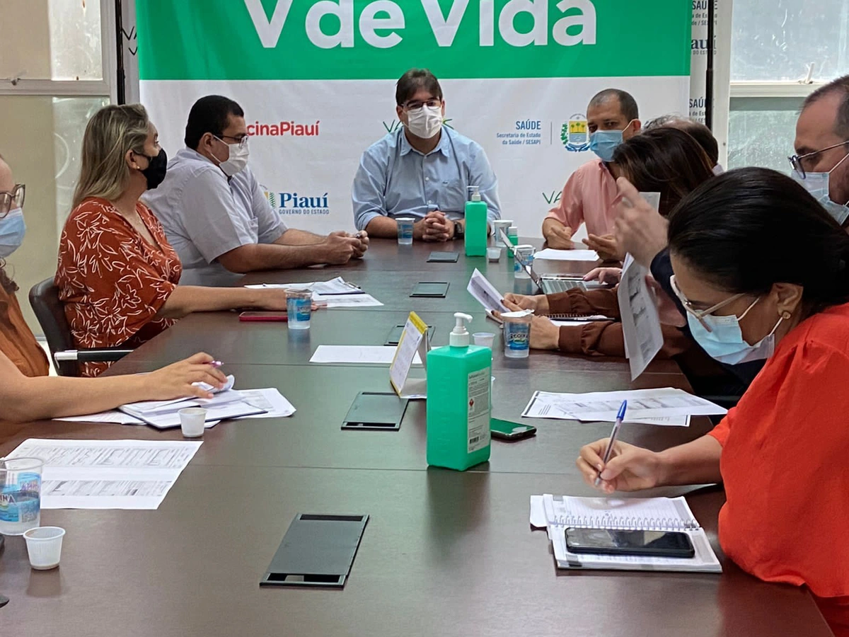 Na reunião do COE também foram apresentados os números de positividade dos testes de RT-PCR.
