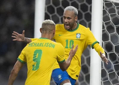 Neymar marcou o gol da vitória do Brasil sobre o Japão