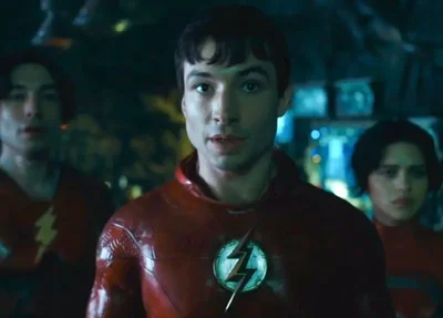 O ator Ezra Miller como Flash