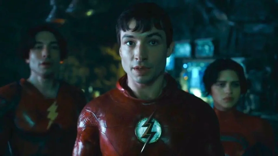 O ator Ezra Miller como Flash