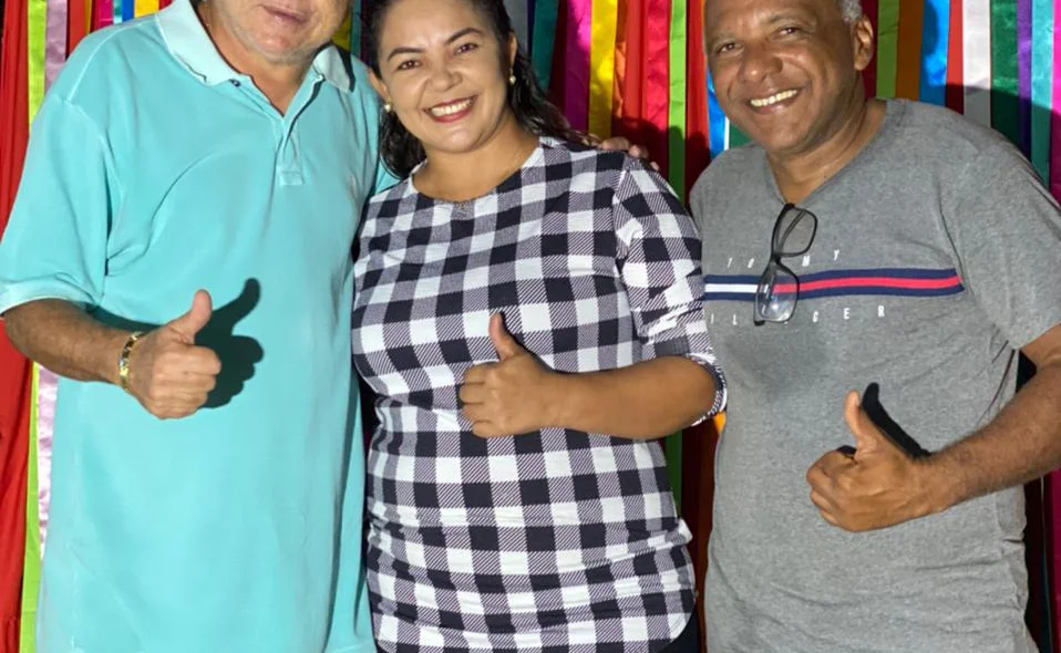 O deputado ao lado do ex-prefeito Ronaldo e sua esposa, Maninha