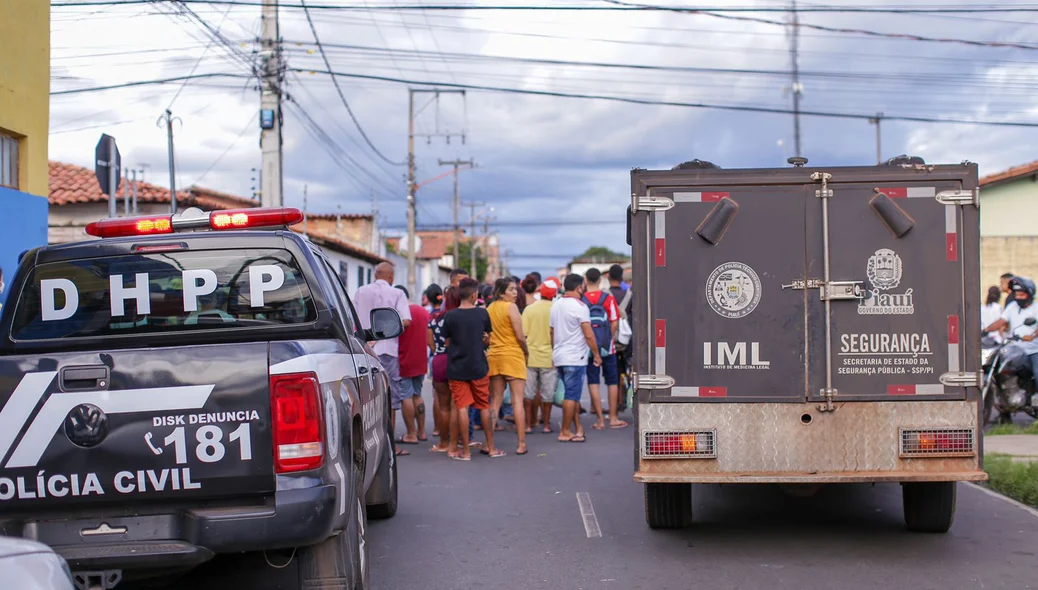 O IML foi acionado para remover o corpo do jovem