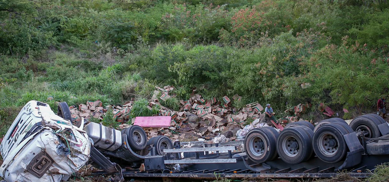 O motorista perdeu o controle e tombou