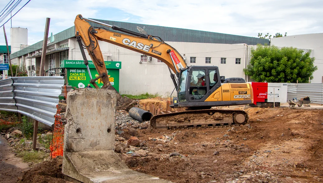 Obras da galeria da zona leste são retomadas