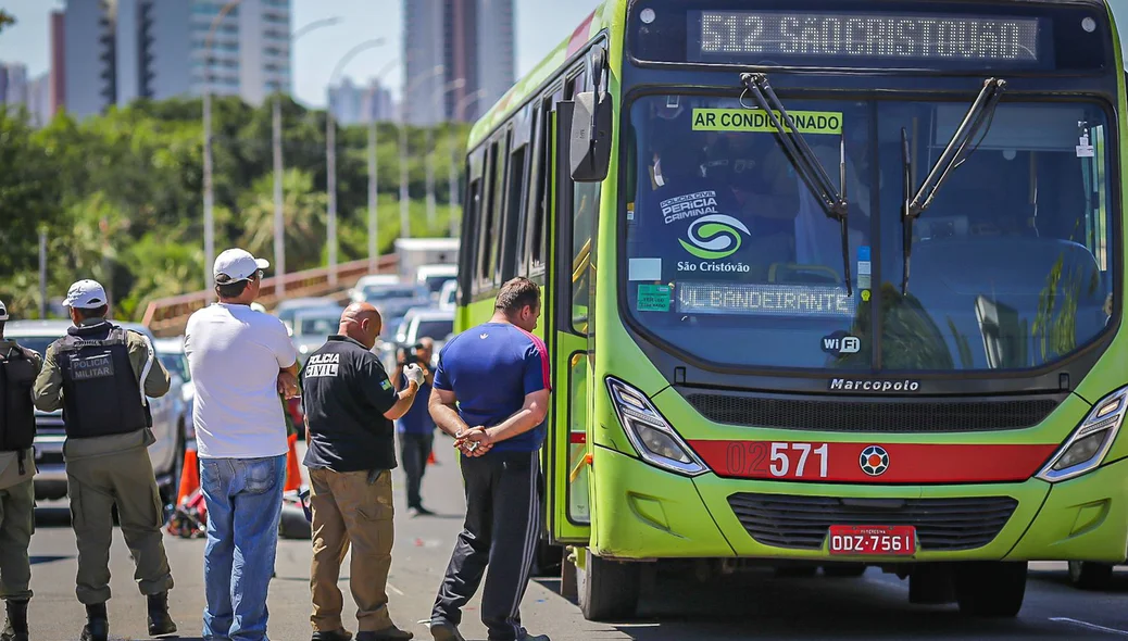 Ônibus envolvido no acidente