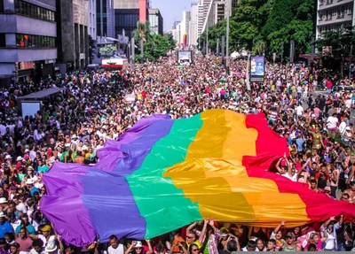Parada LGBTQ+ em São Paulo (2013)