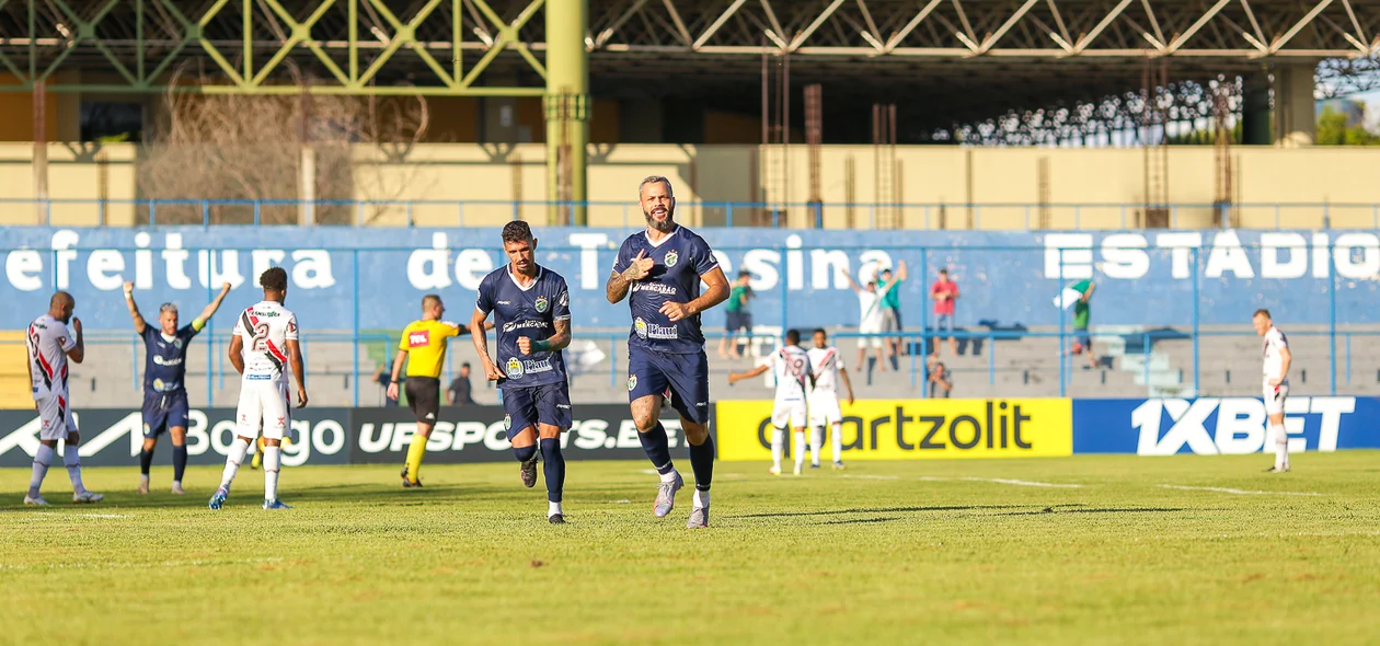Paulo Rangel marcou na sua estreia com a camisa do Altos