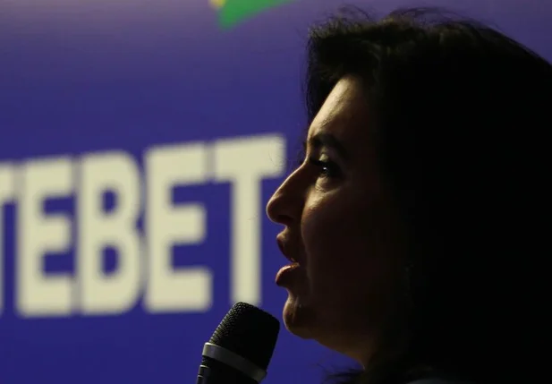 Pré-candidata do MDB ao Planalto, Simone Tebet busca apoio do PSDB.